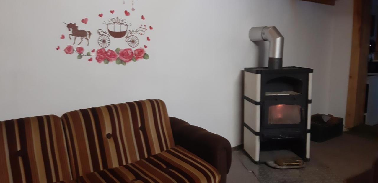 Kamilla Vendeghaz Apartment Ecs Ngoại thất bức ảnh